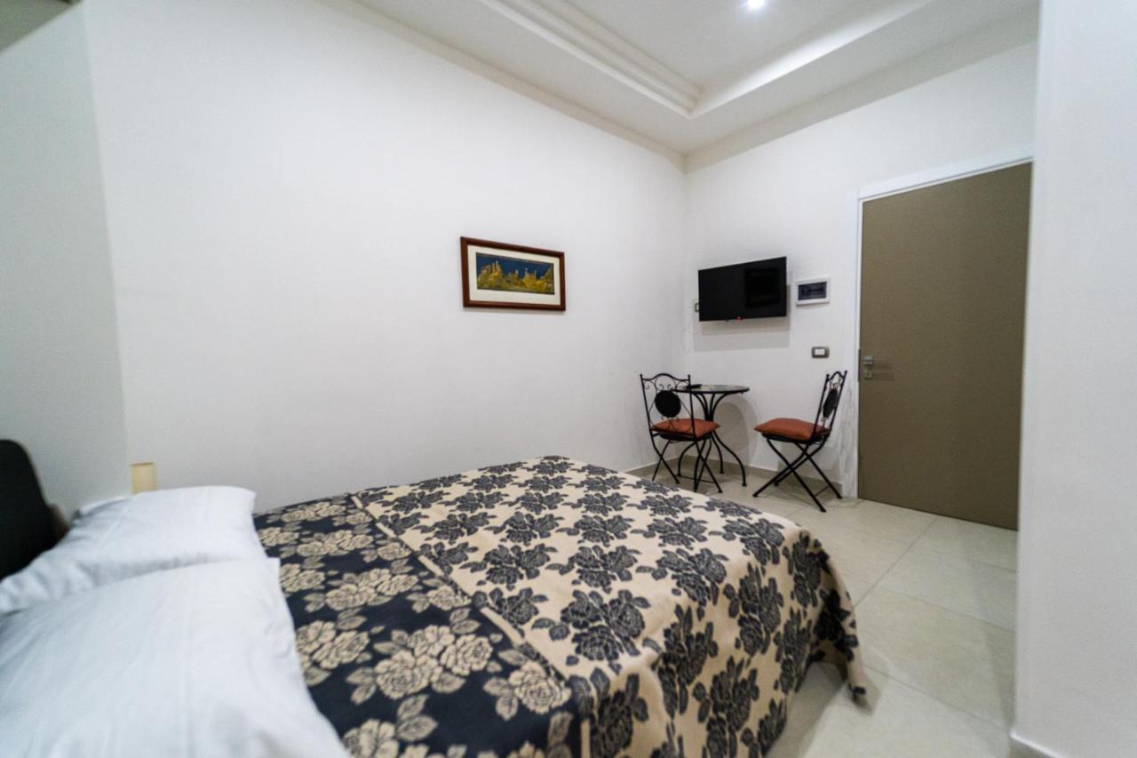Hotel Casa Romeo Napoli Extérieur photo